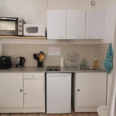 Avec Balcon, 1 Piece, 4 Personnes Apartment